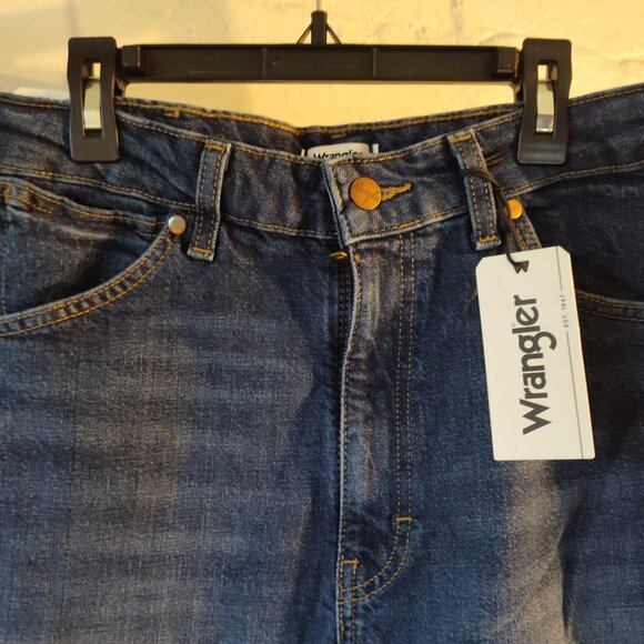 NWT Wrangler Jeans Hi-Rise Boot Cut Women's Dark Blue Size 30-32 - Picture 8 of 12